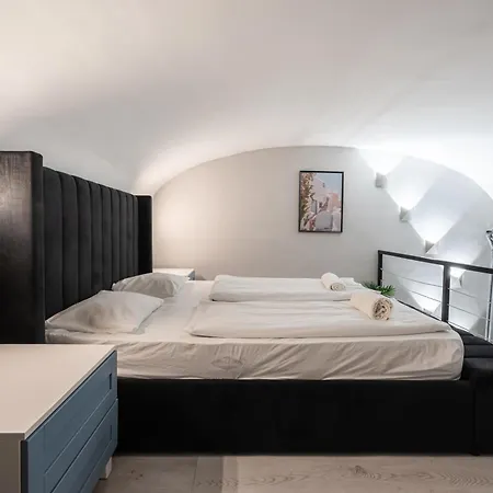 S13- Boutique Apartments, Location, By Bqa Apartmán